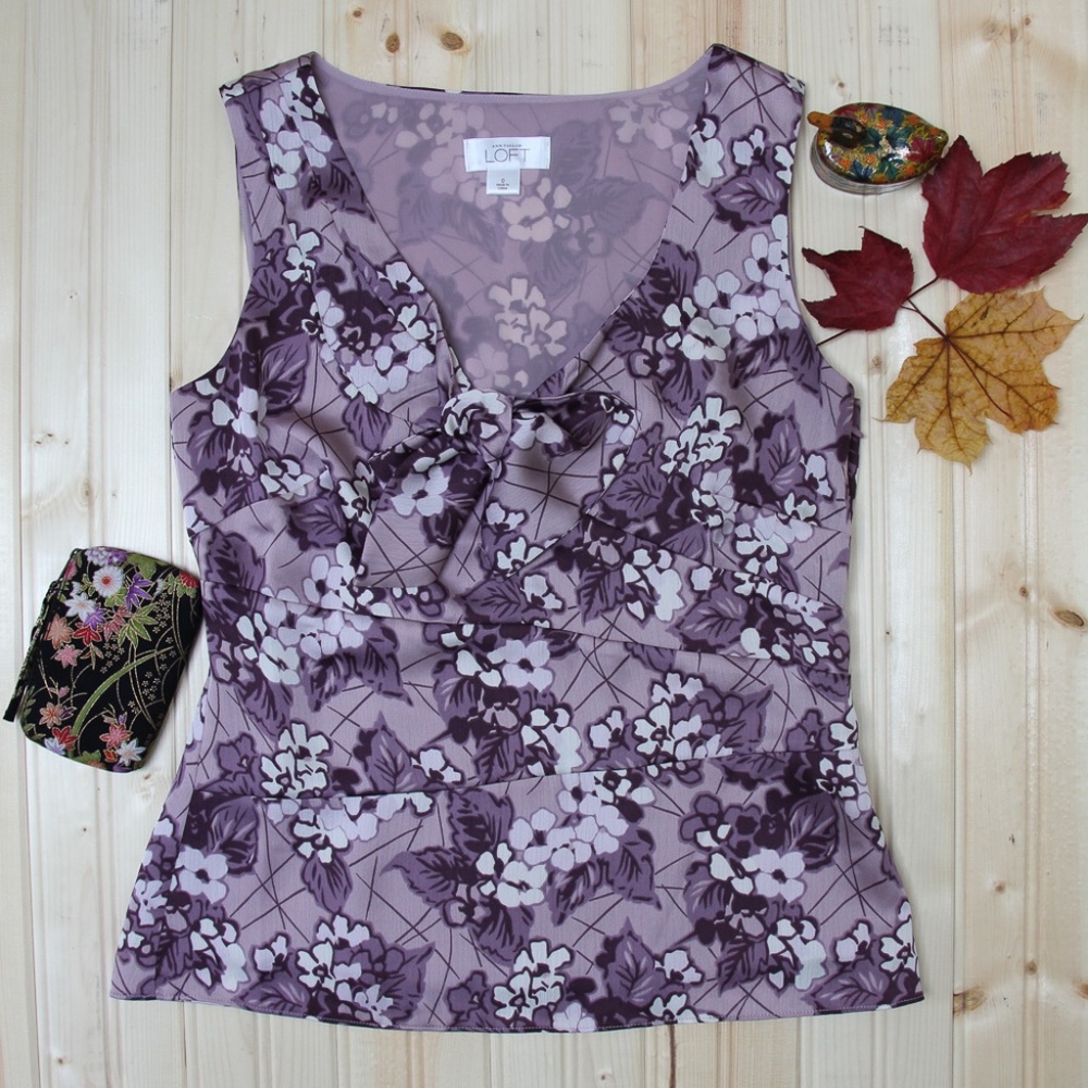 LOFT V-Neck Sleeveless Blouse Top Size 0
